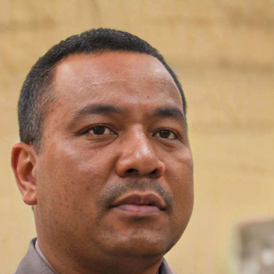 Portrait de Thomas Martin, analyste financier senior